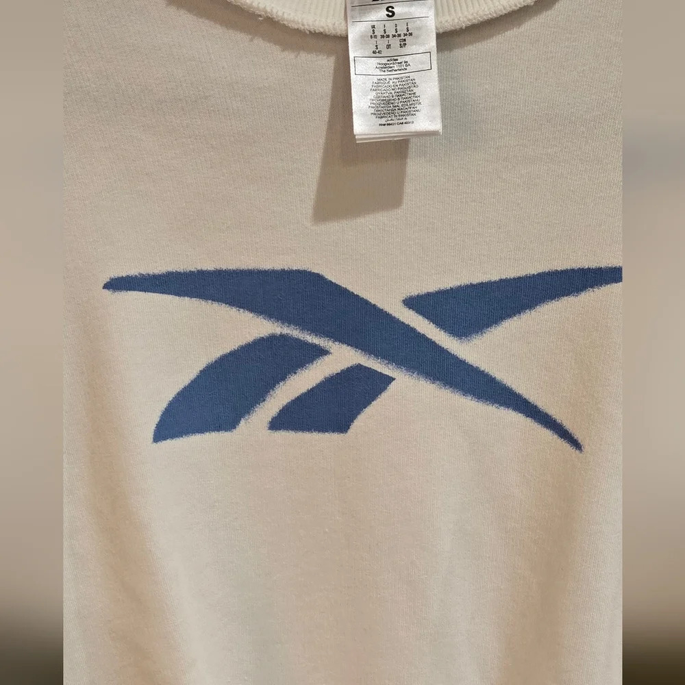 NWOT white Reebok sweatshirt - Picture 4 of 5